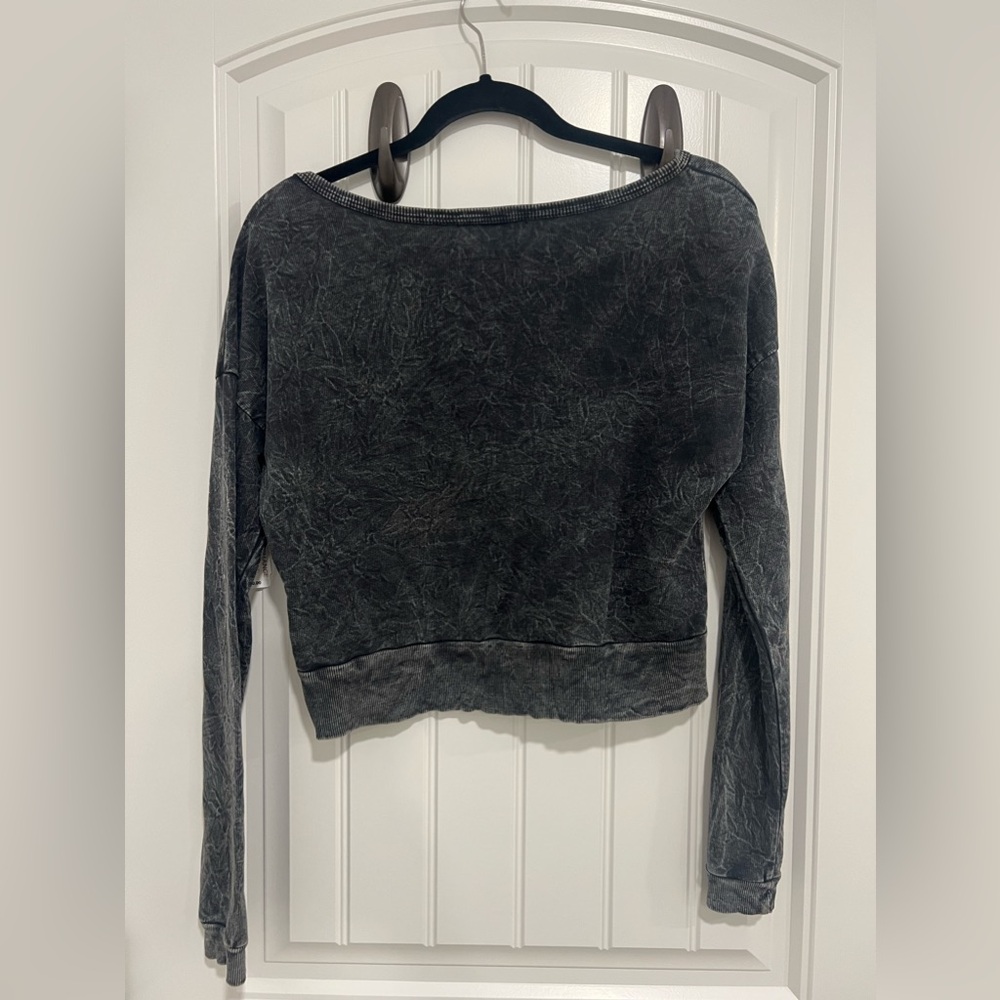 Foreign Exchange Size M Crop Top Sweater - Picture 2 of 6